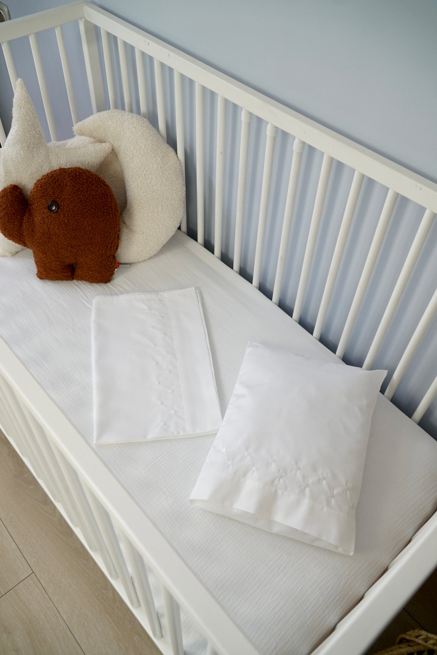 Ensemble Drap + Coussin Naissance Brodé Ton sur Ton