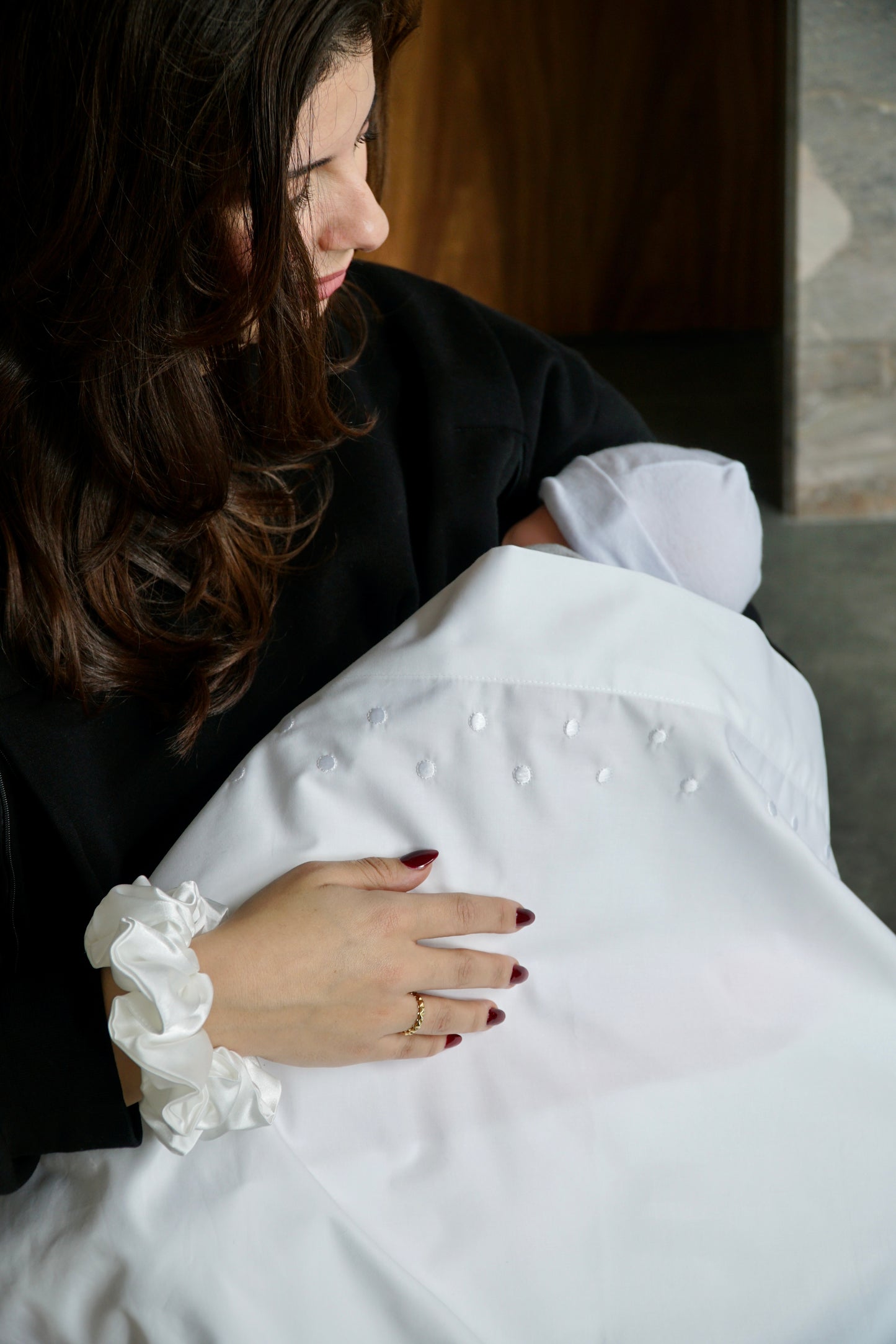 Drap Naissance Brodé Ton sur Ton