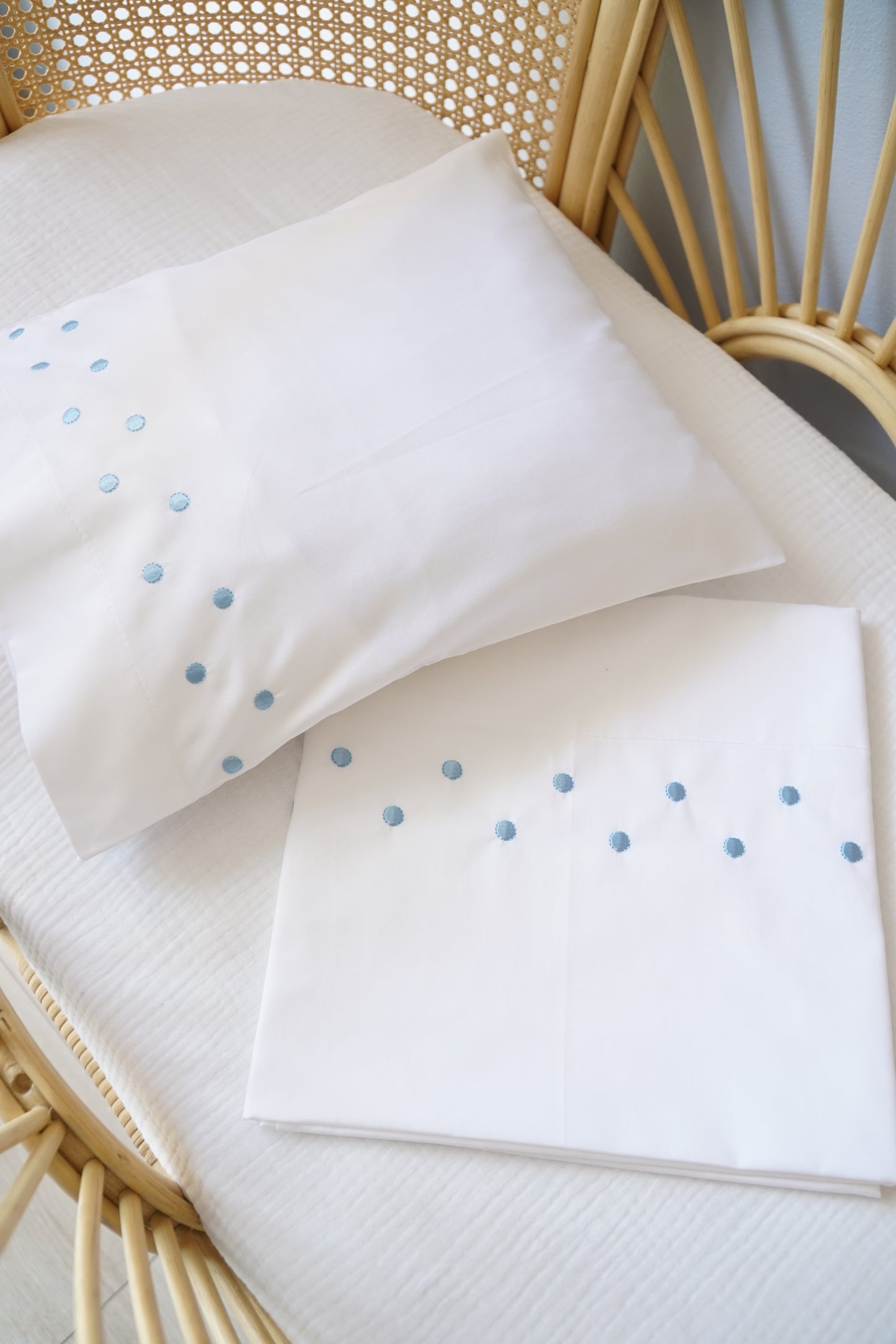 Ensemble Drap + Coussin Naissance Brodé Bleu Ciel